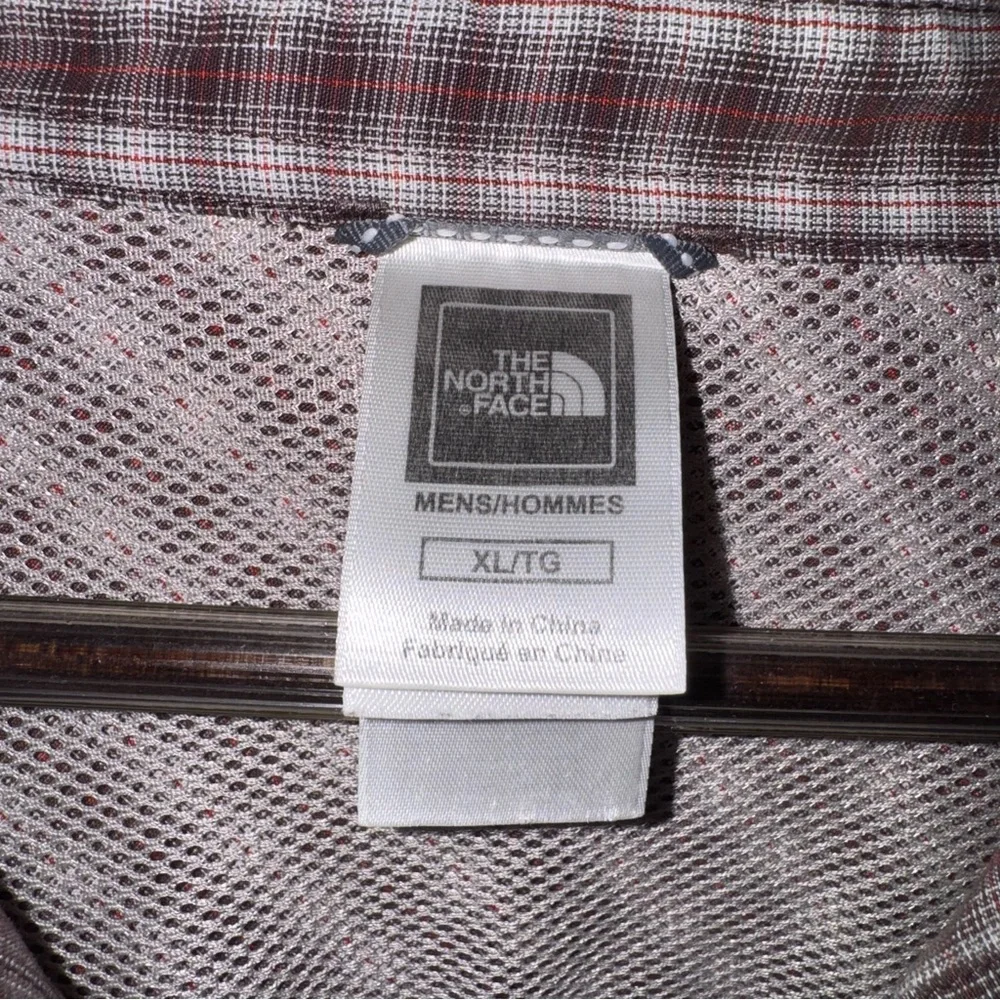 The North Face Plaid Hiking Shirt Lightweight Outdoor Travel‎ Button Up Gorpcore